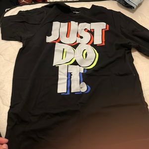 Nike mens shirt size medium